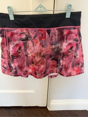 lululemon athletica Pink Floral-Print Skort with Black Waistband